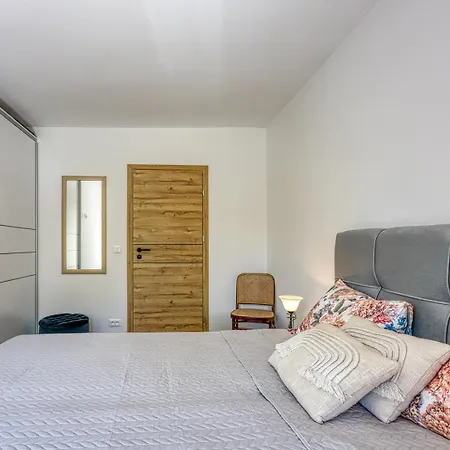 Nena Apartment *